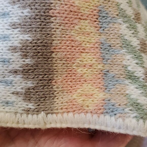 NORTON McNaughton pullover sweater. Beautiful colors. SIZE LARGE. - Picture 9 of 9